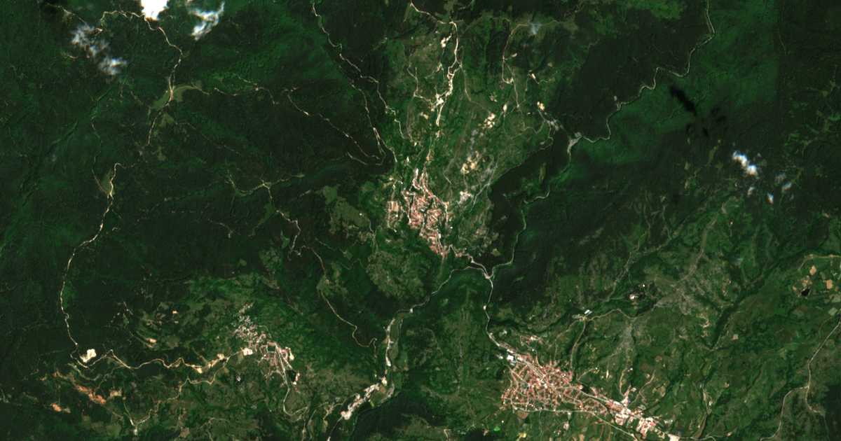 Carte satellite de Pletena