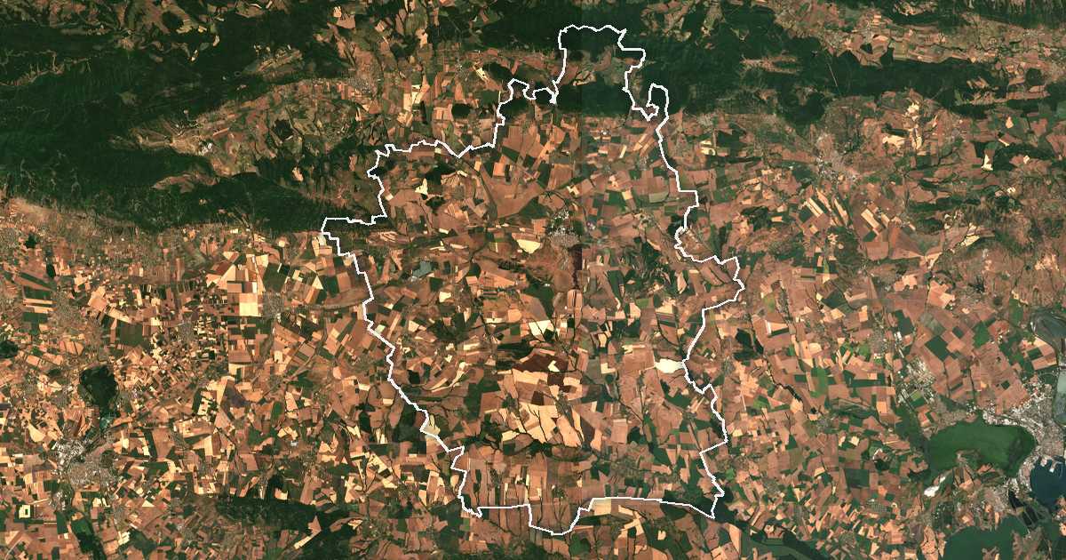 Image satellite avec la limite tracée: Karnobat