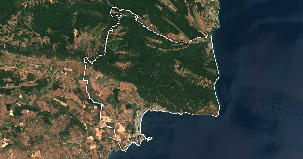 Image satellite avec la limite tracée: Nessebar