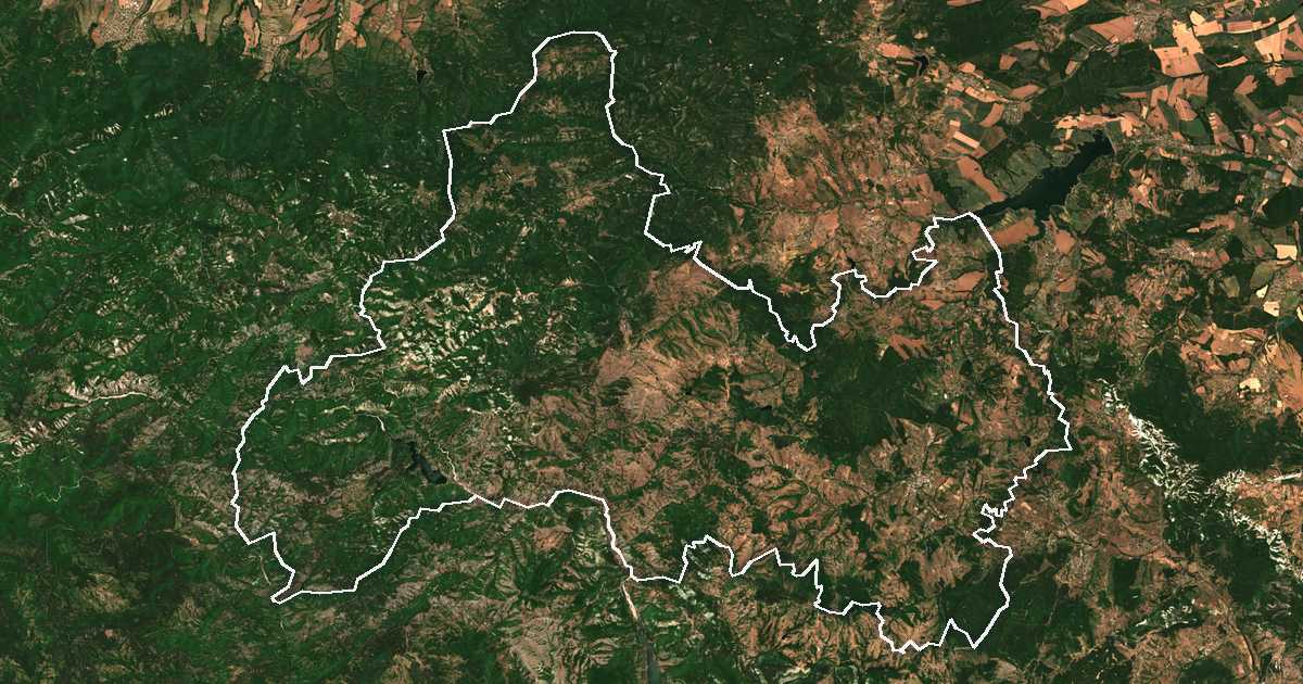 Image satellite avec la limite tracée: Tchernootchene