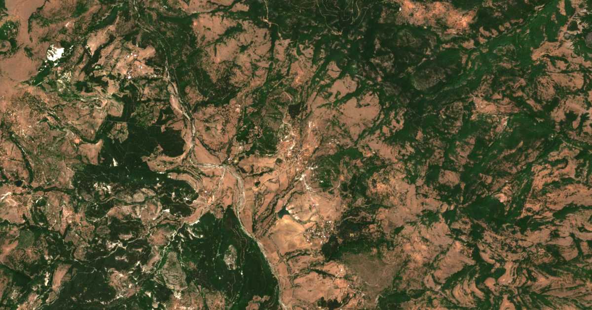 Carte satellite de Devintsi