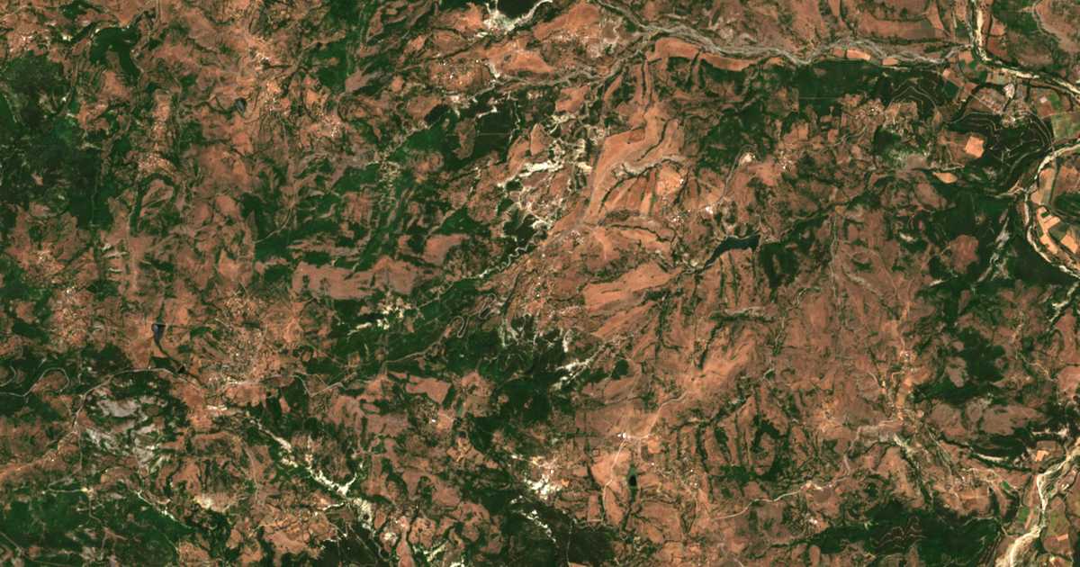 Carte satellite de Karamfil