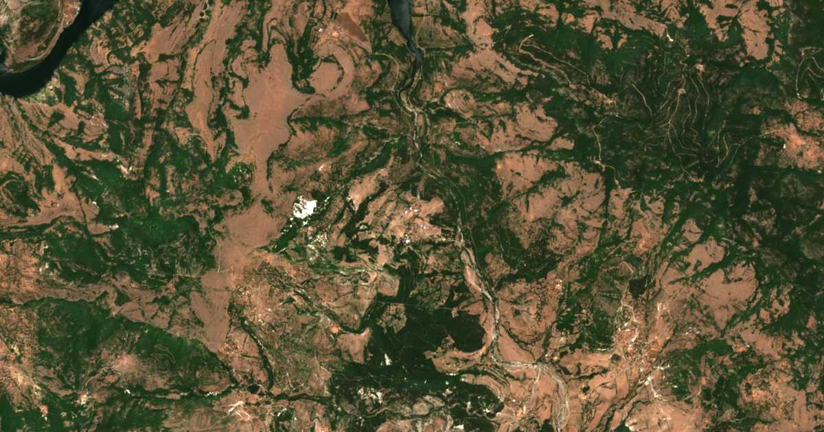 Carte satellite de Momina salza