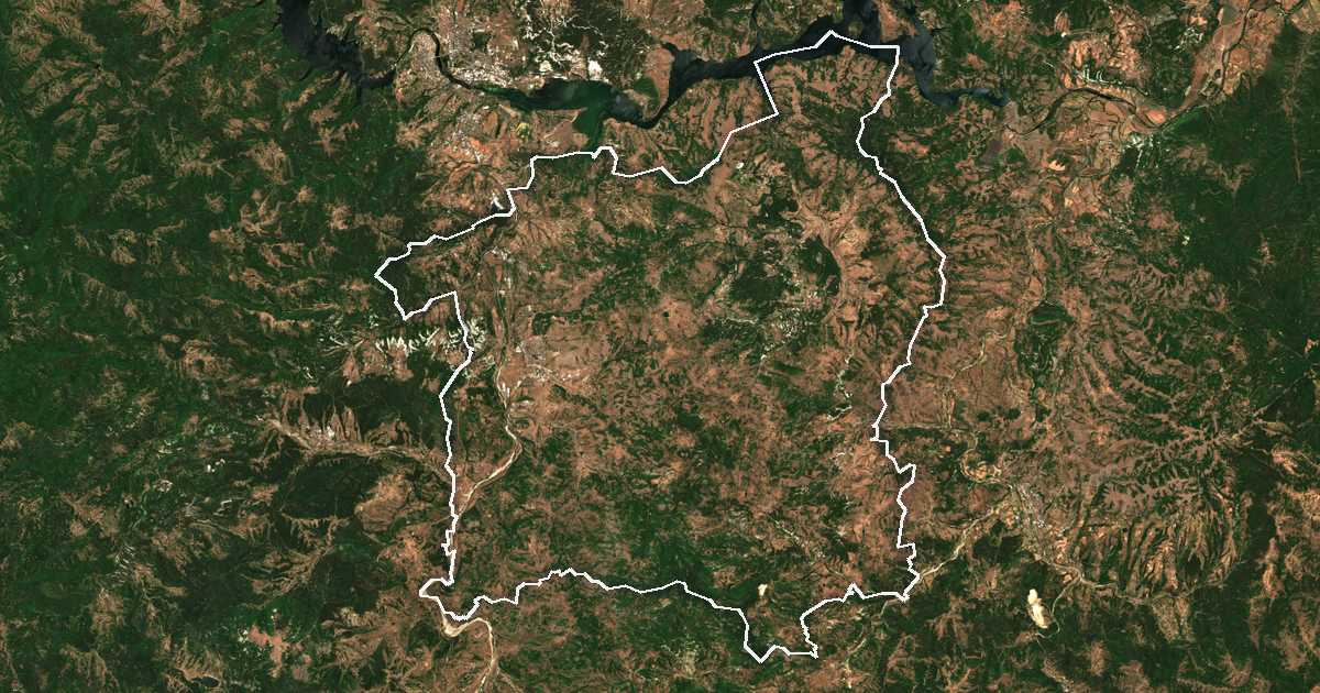 Image satellite avec la limite tracée: Momtchilgrad