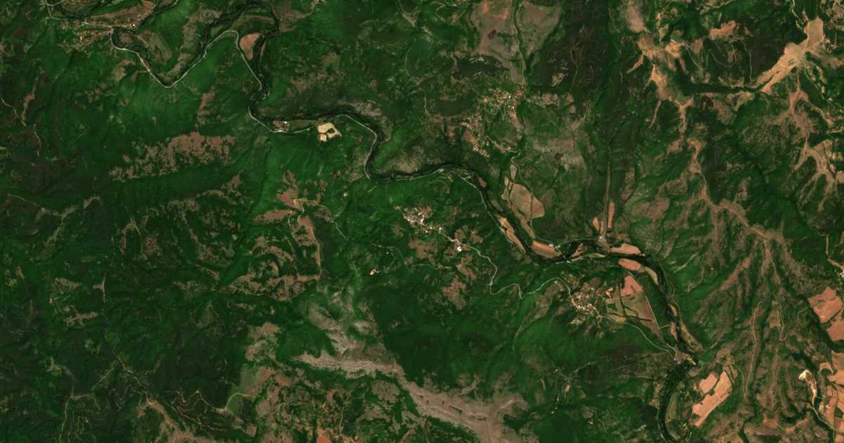 Carte satellite de Skrino