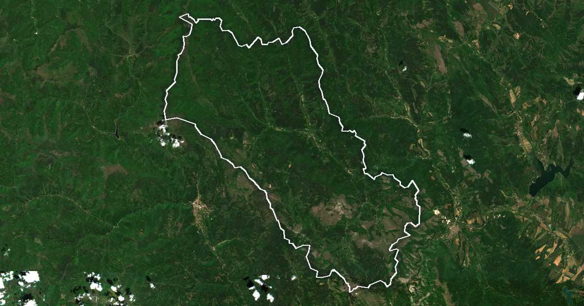Image satellite avec la limite tracée: Tréklyano