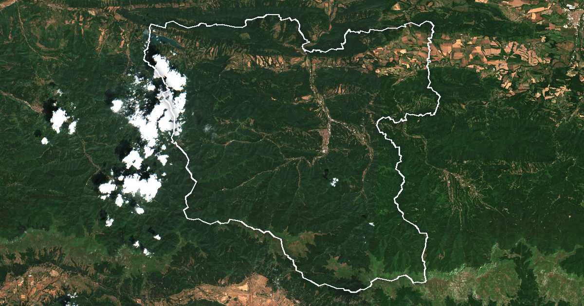 Image satellite avec la limite tracée: Troyan