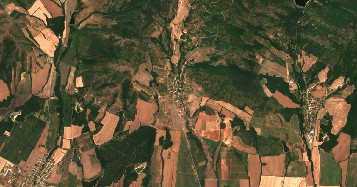 Carte satellite de Vǎrben