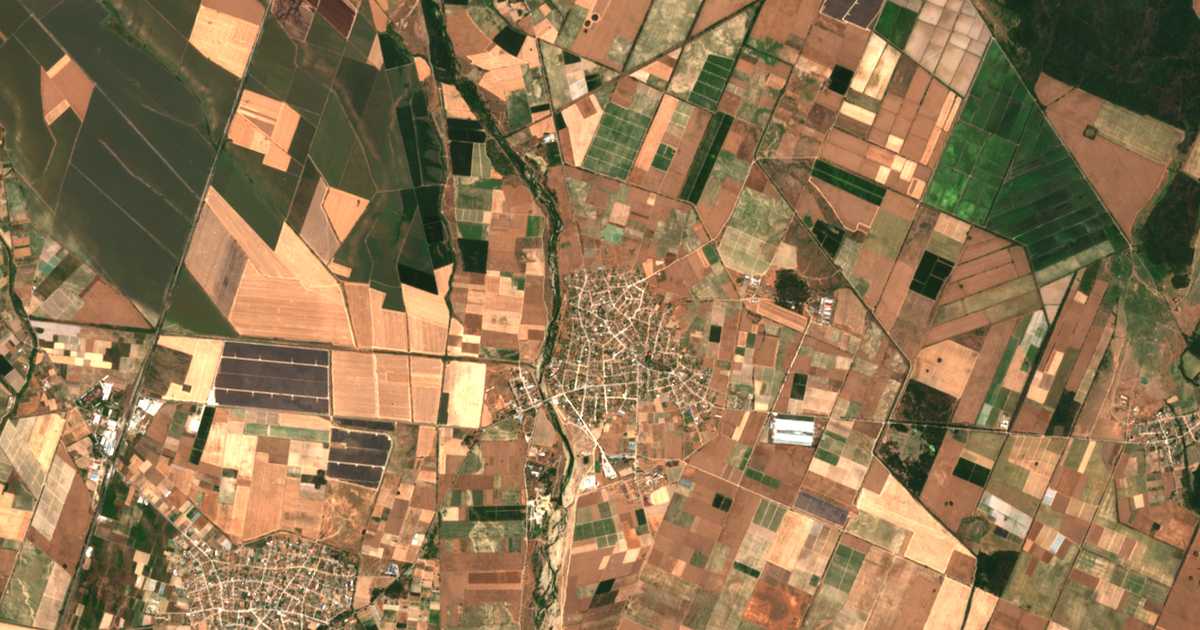 Carte satellite de Rǎževo Konare