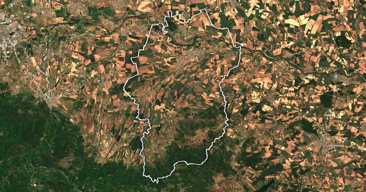 Image satellite avec la limite tracée: Parvomaï