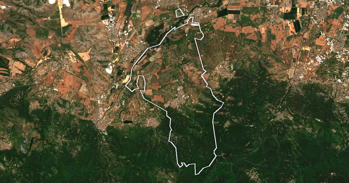 Image satellite avec la limite tracée: Perouchtitsa
