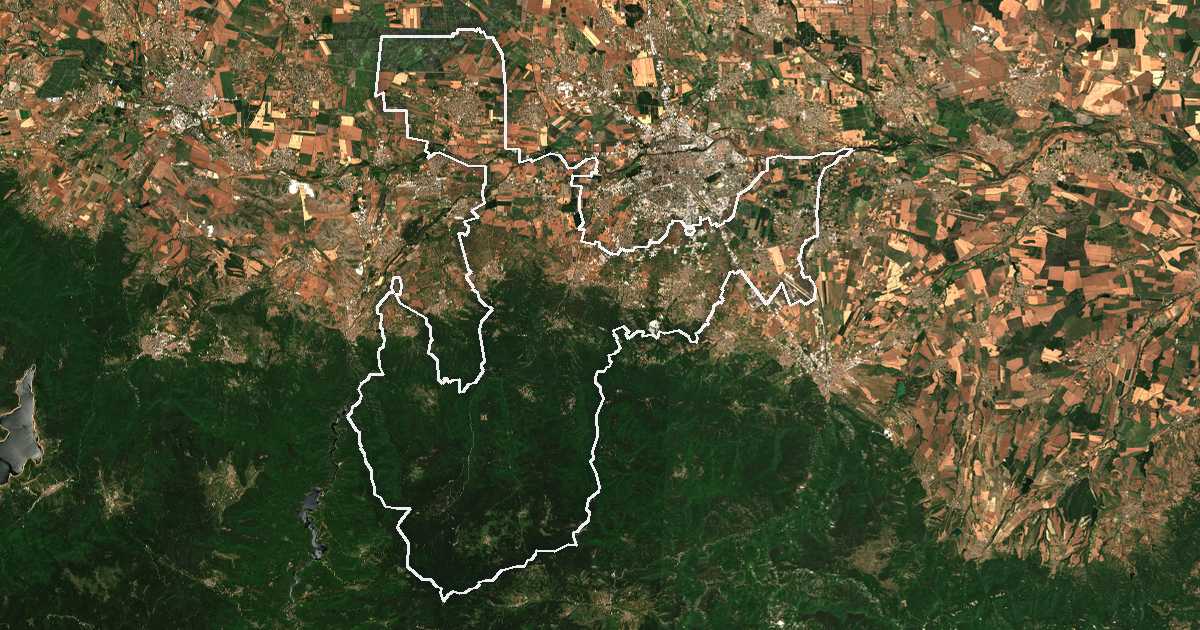 Image satellite avec la limite tracée: Rodopi