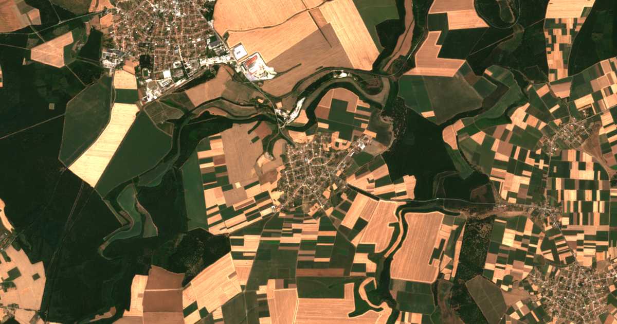 Carte satellite de Lǎvino