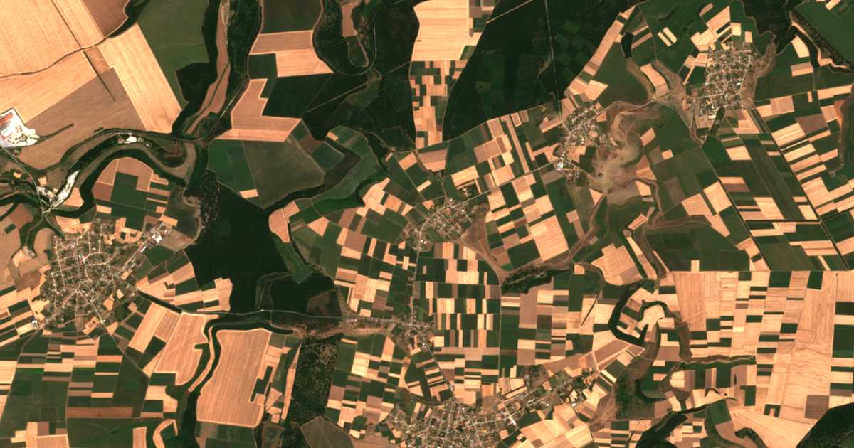 Carte satellite de Sredoseltsi
