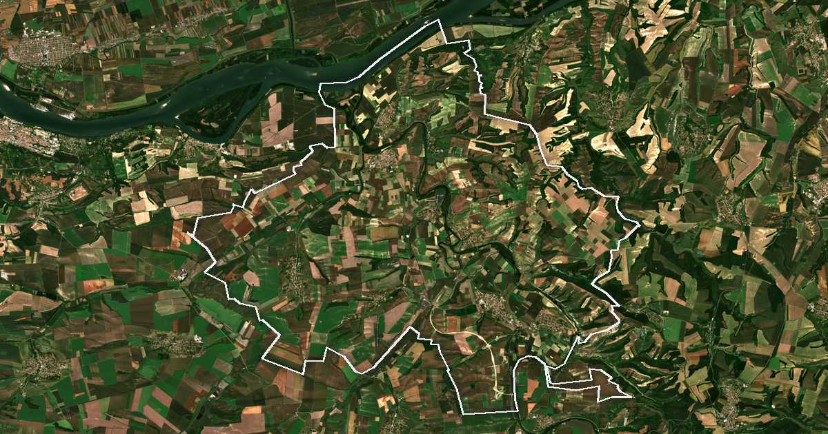 Image satellite avec la limite tracée: Tsenovo