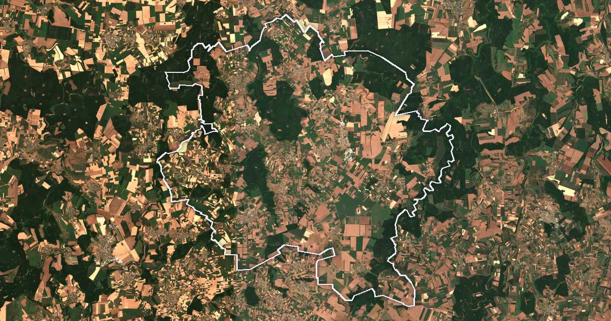 Image satellite avec la limite tracée: Doulovo