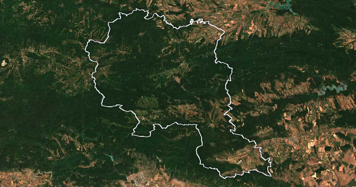 Image satellite avec la limite tracée: Kotel