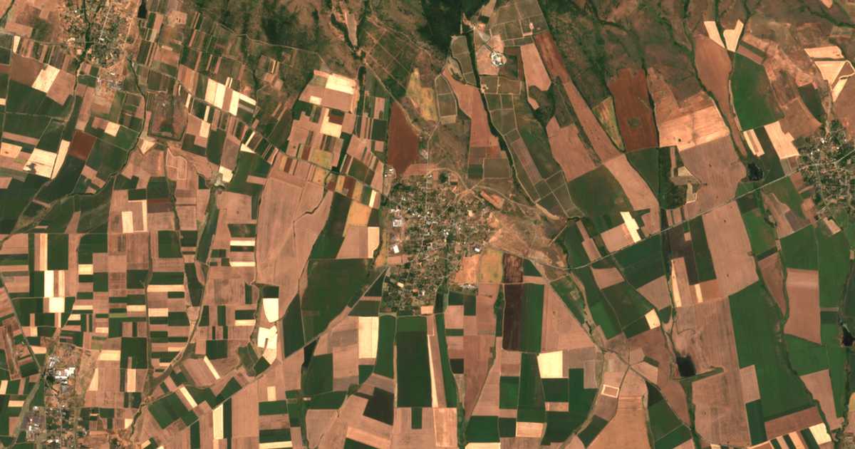 Carte satellite de Elenovo