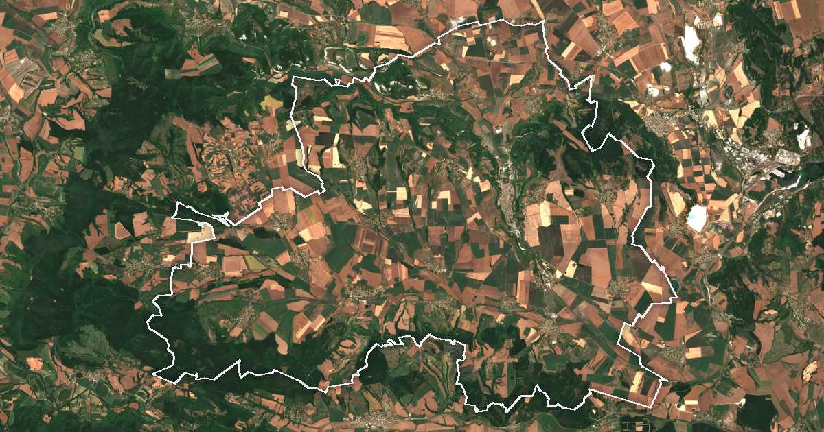 Image satellite avec la limite tracée: Provadiya