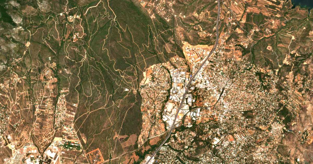 Carte satellite de Kryonéri