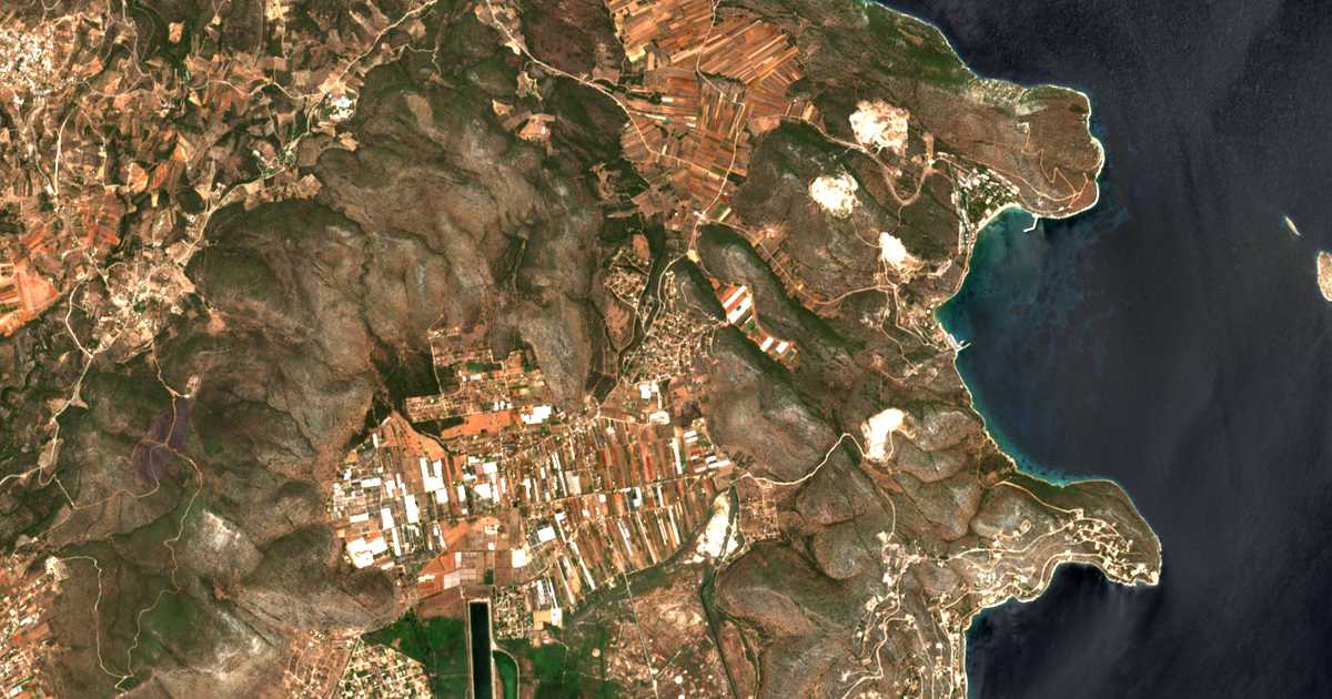 Carte satellite de Ávra
