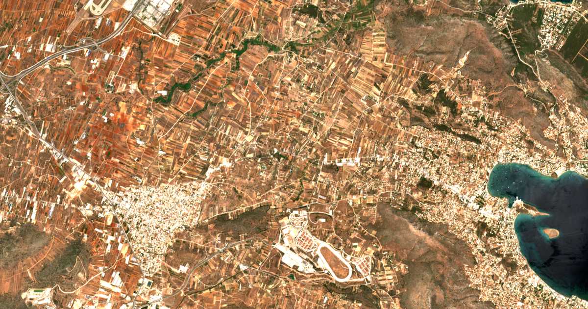 Carte satellite de Agía Triáda