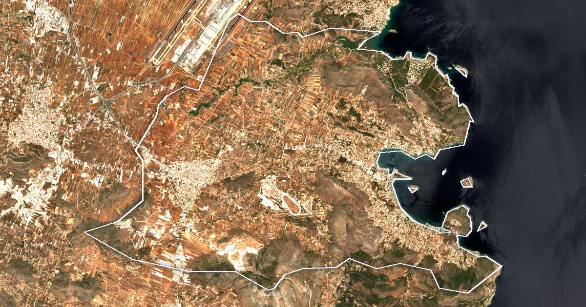 Image satellite avec la limite tracée: de Markópoulo Mesogéas
