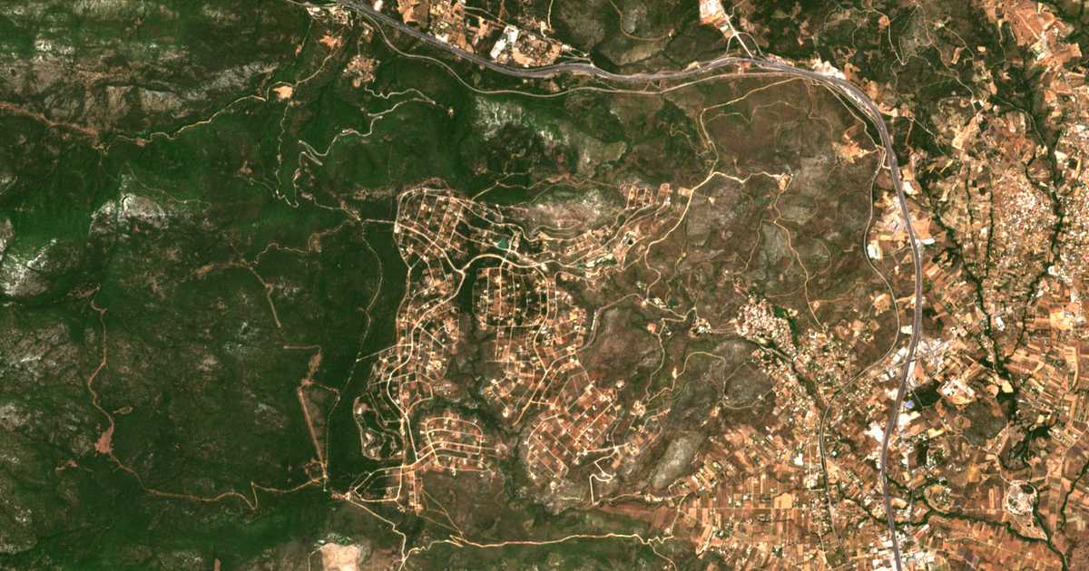 Carte satellite de Agía Triáda