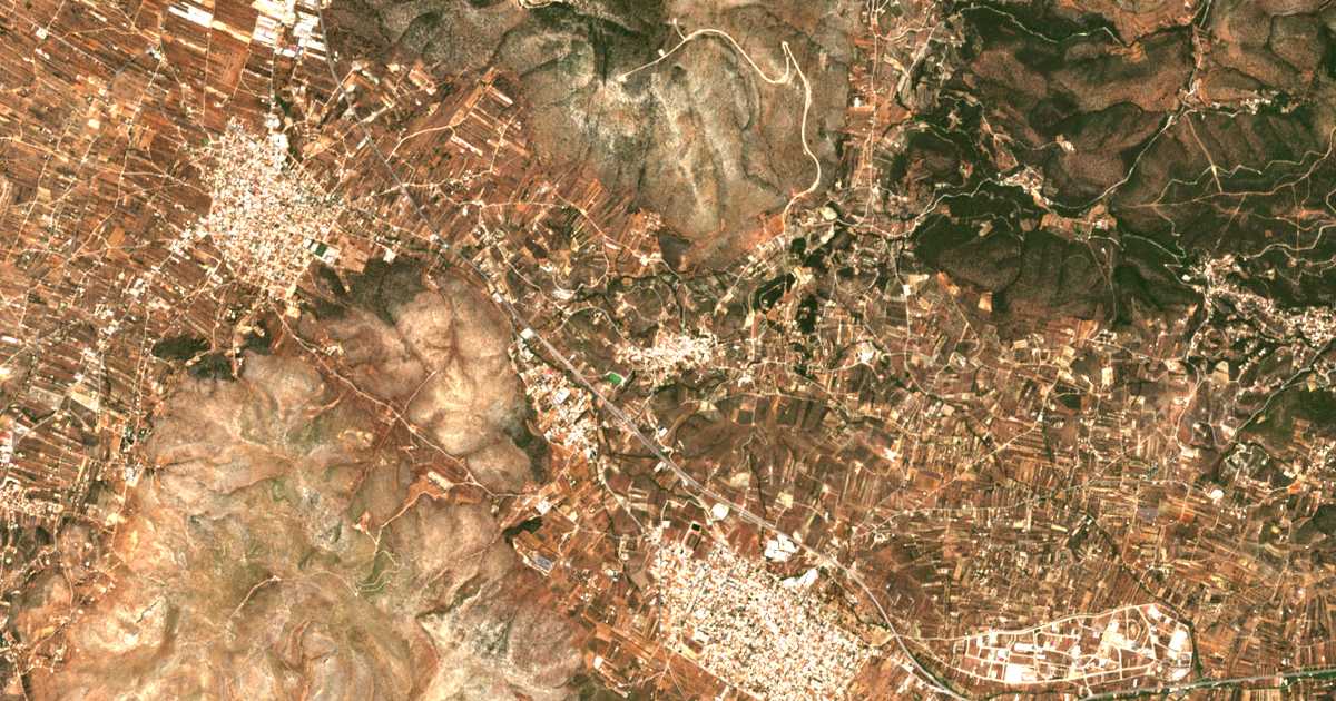 Carte satellite de Kouvarás