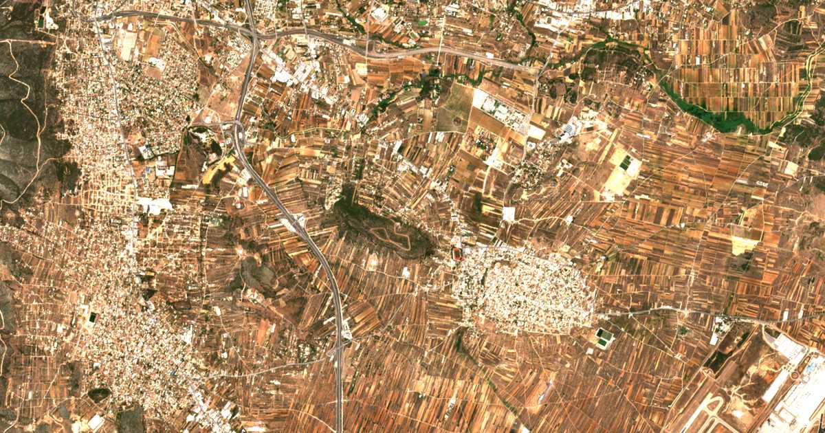 Carte satellite de Ágios Nikólaos Boúra
