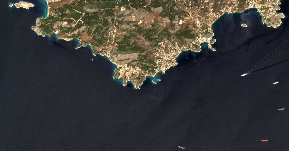 Carte satellite de Kolónes