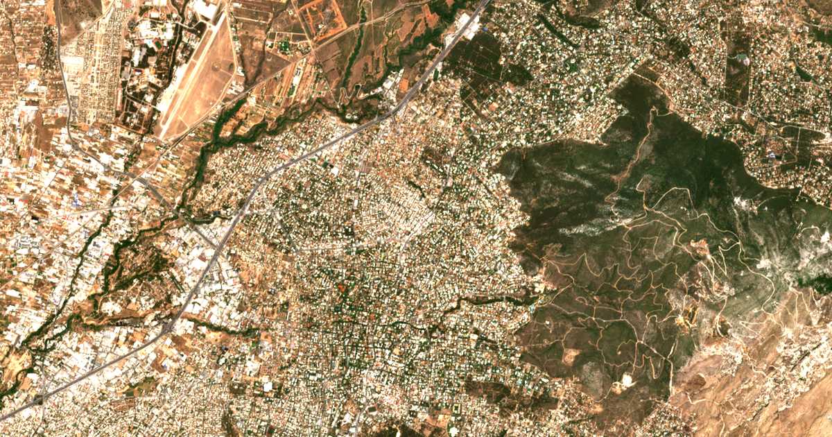 Carte satellite de Néa Erythréa