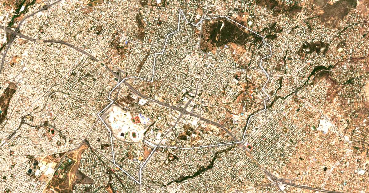 Image satellite avec la limite tracée: Maroússi