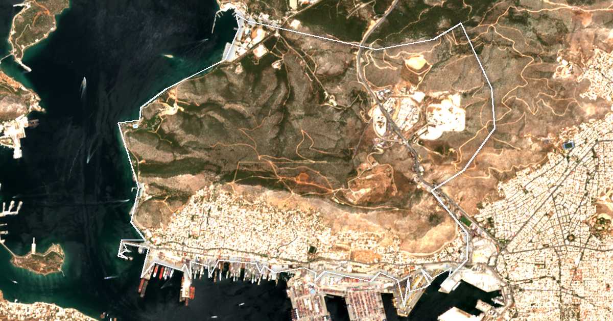 Image satellite avec la limite tracée: Pérama