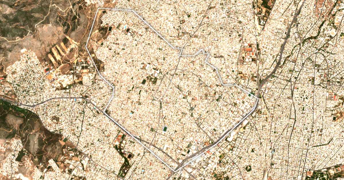 Image satellite avec la limite tracée: Peristéri