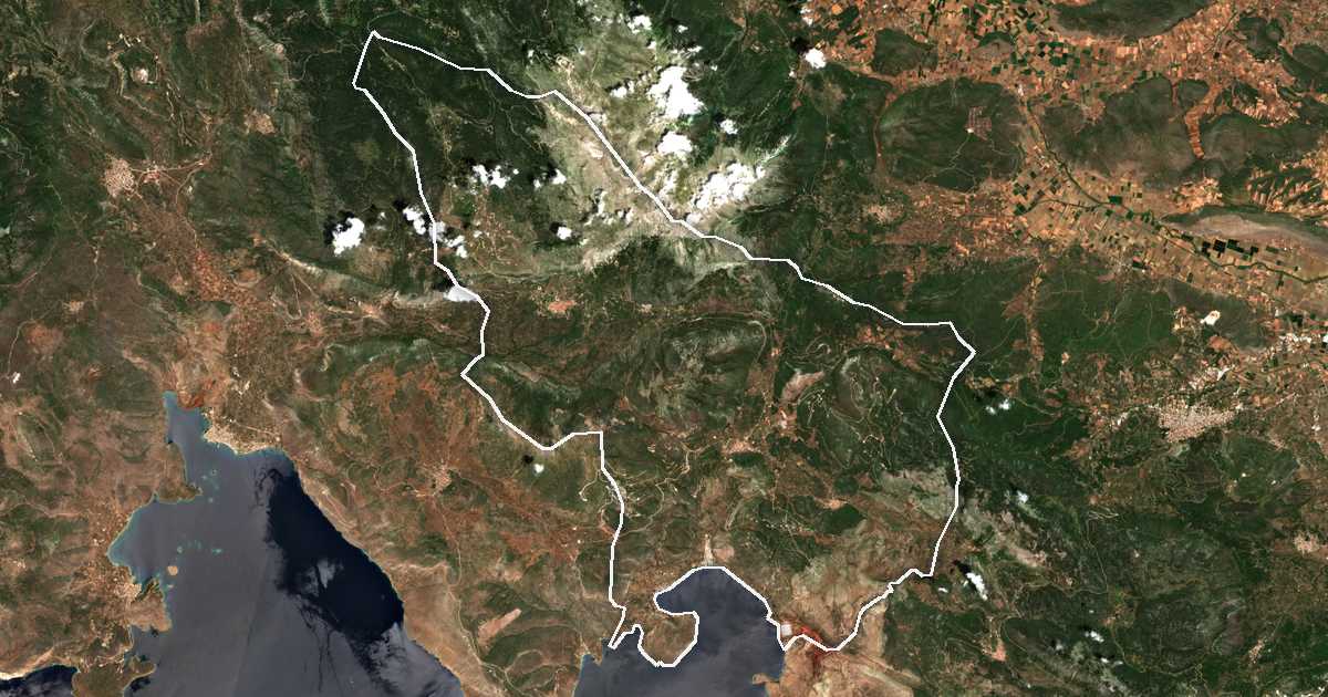 Image satellite avec la limite tracée: Dístomo-Aráchova-Antíkyra