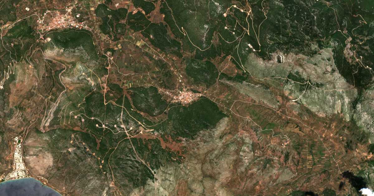 Carte satellite de Stíri