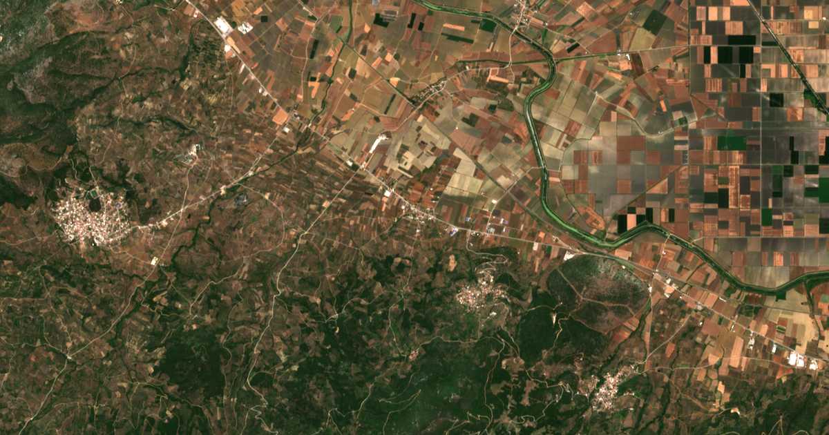 Carte satellite de Agía Paraskeví