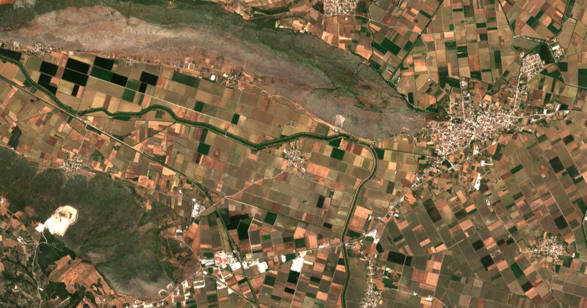 Carte satellite de Romaíikon