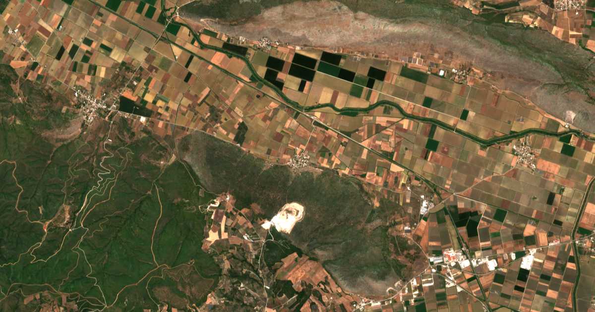 Carte satellite de Thoúrion