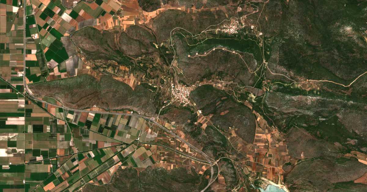 Carte satellite de Akréfnio