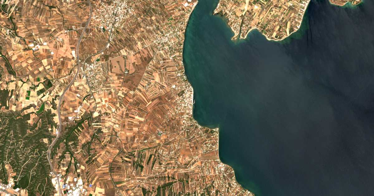 Carte satellite de Paralía Avlídos