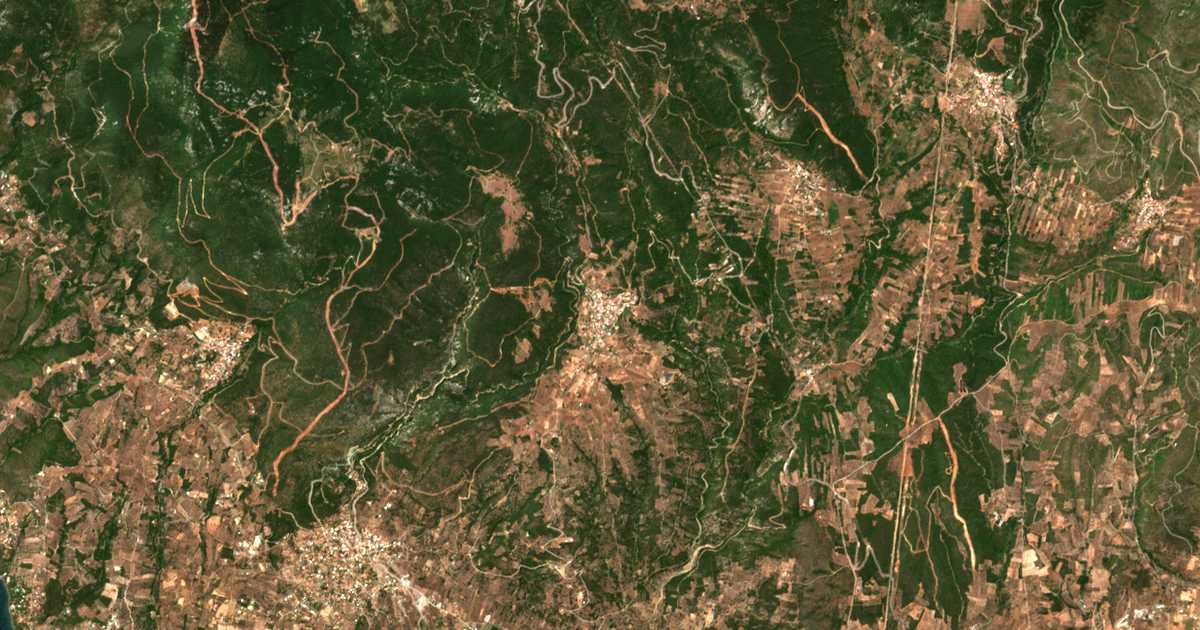 Carte satellite de Kamarítsa