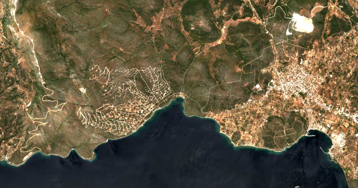 Carte satellite de Aktí Niréos