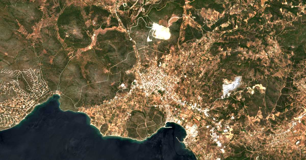 Carte satellite de Alivéri