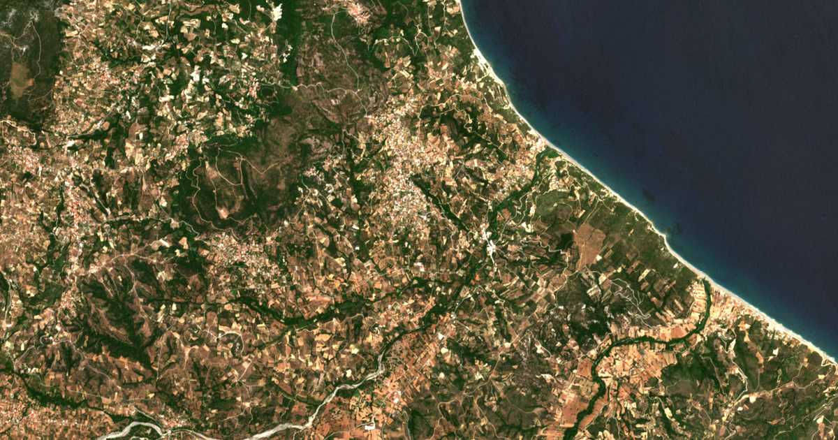 Carte satellite de Kámpos