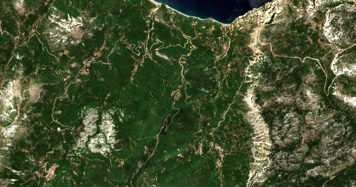 Carte satellite de Koútourla
