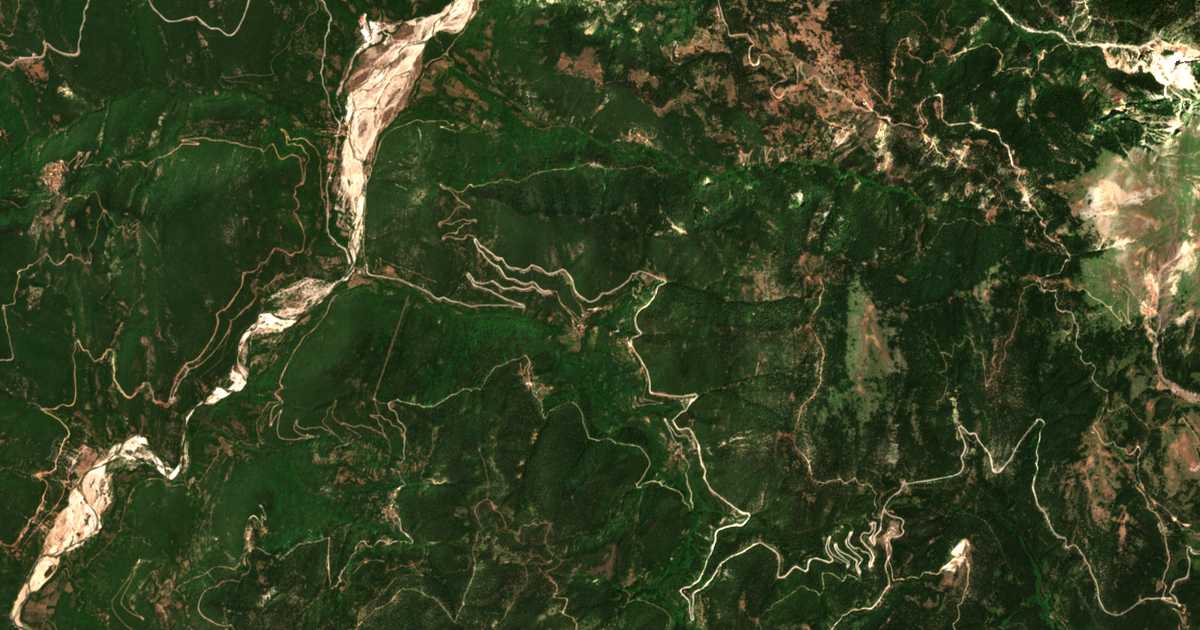 Carte satellite de Kalesménon