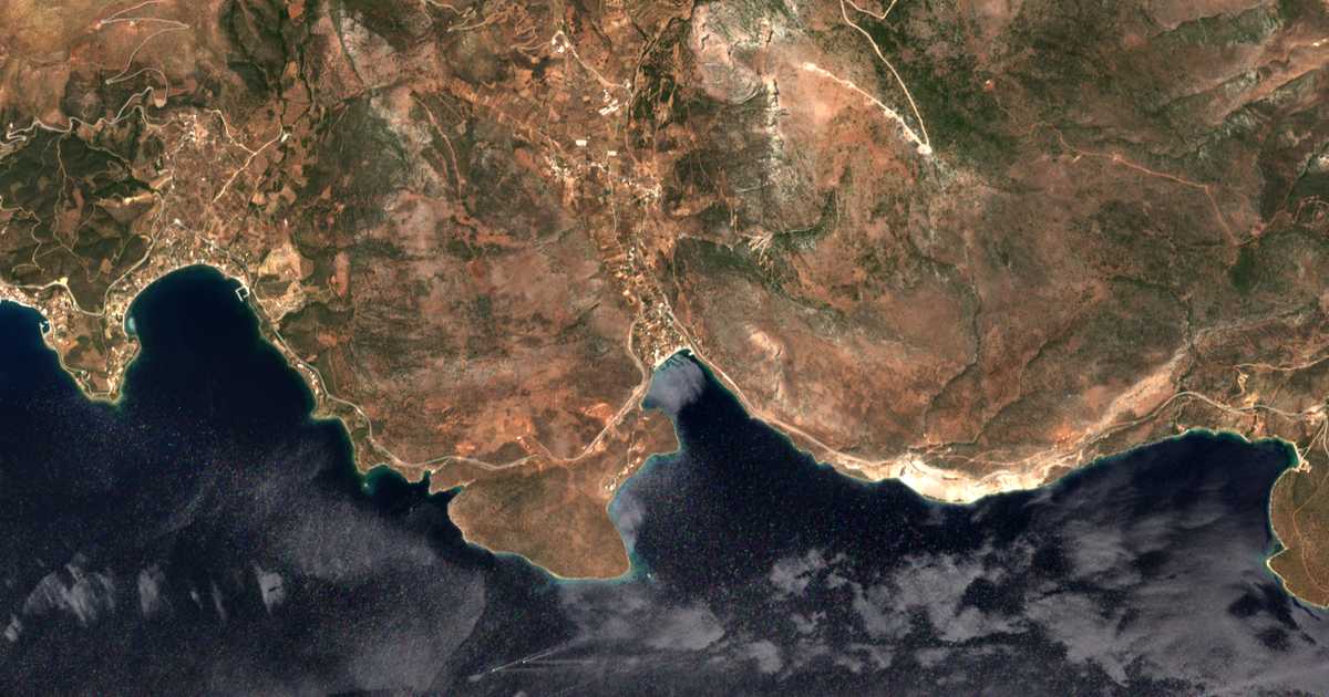 Carte satellite de Paralía Agíon Pándon