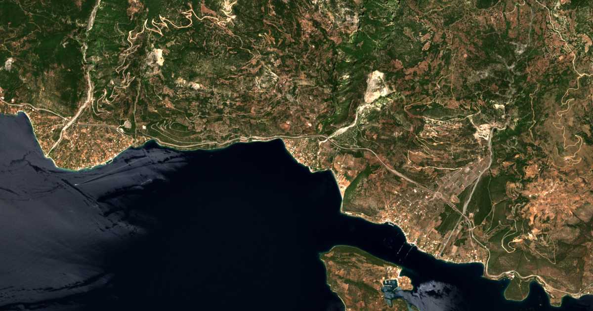Carte satellite de Paralía Sergoúlas